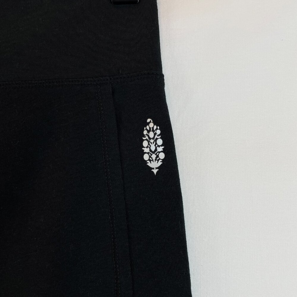 Free People FP Movement  capri length black leggings XS and pink tank XS/S - Picture 5 of 9